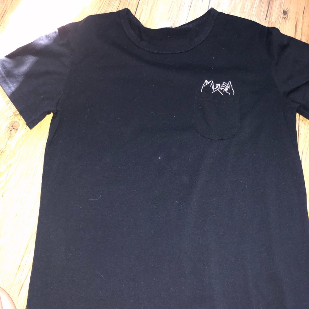 graphic pocket tee